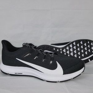 NiKE QUEST 3 BLACK / WHITE SIZE 12.5  CI13801 002